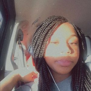 Meet your Posher, Leaysia